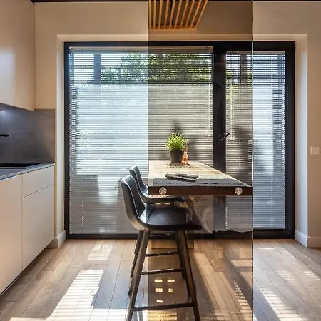 アパート Amber Glow Vanagupe