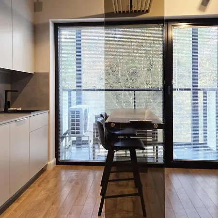 Amber Glow Vanagupe *