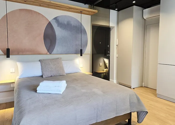 Amber Glow Vanagupe *